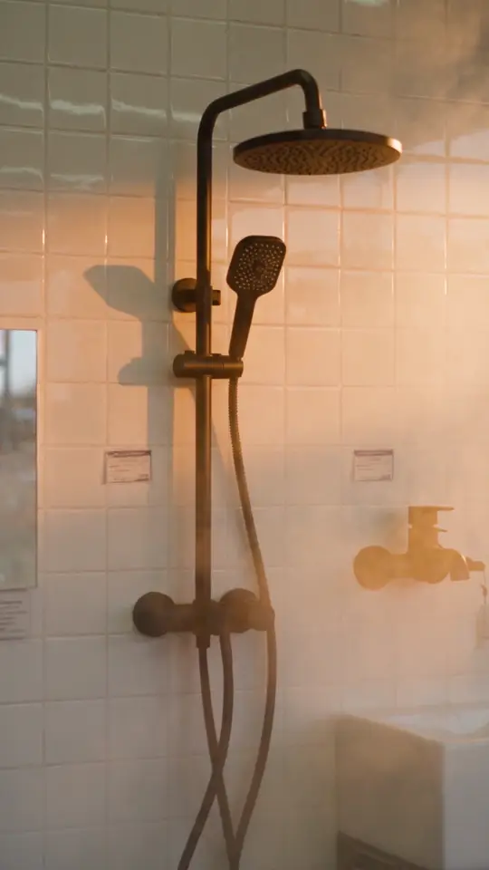 Baño: agua tipo lluvia, gotas, baño tipo spa